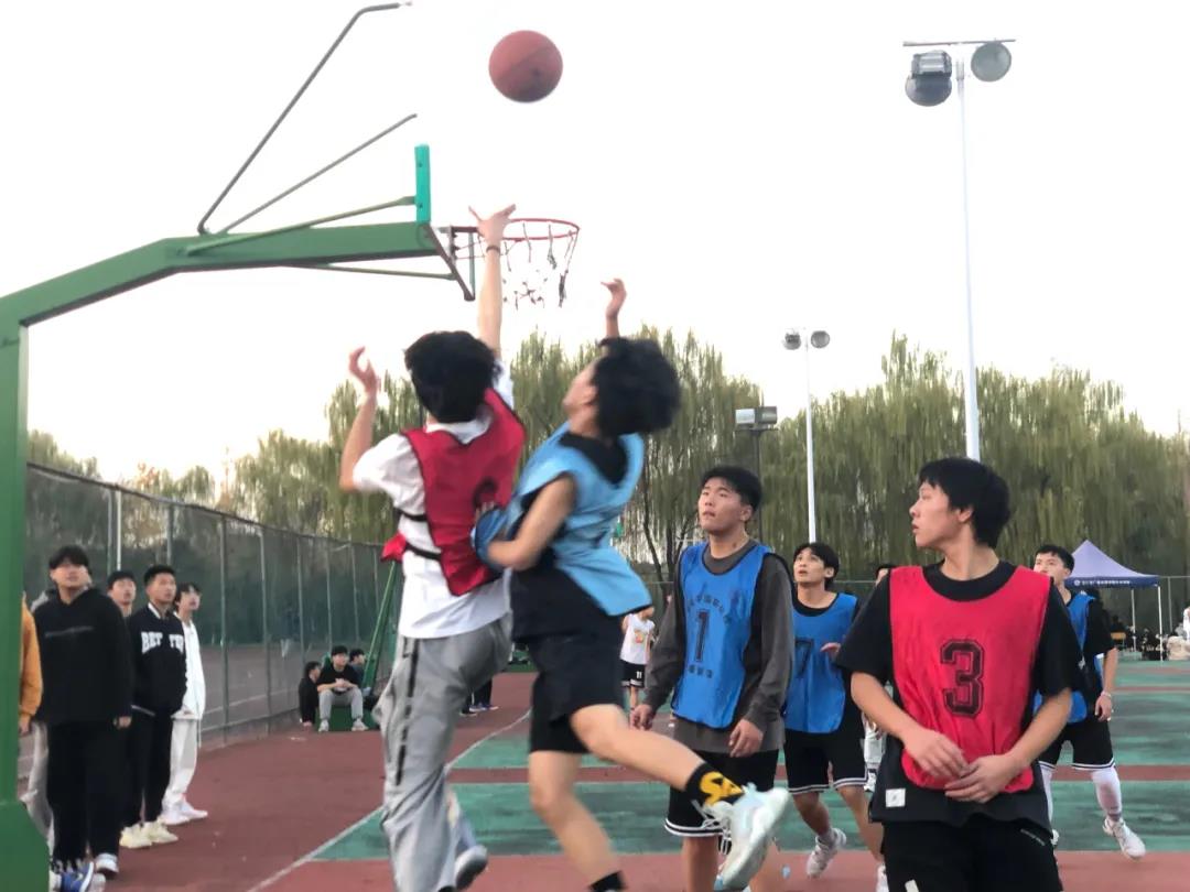 學(xué)?；顒?dòng)